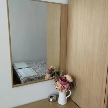 къща за гости The Sunny Corner Гостьовий будинок Созополь