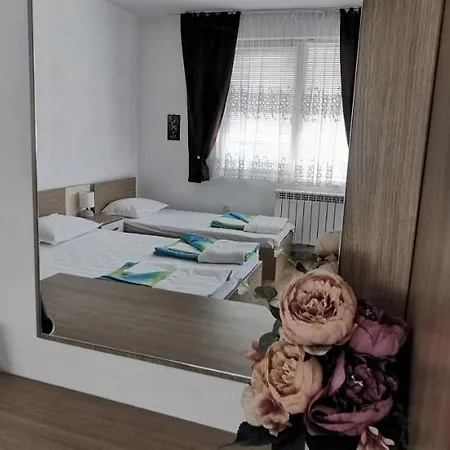 къща за гости The Sunny Corner Гостьовий будинок