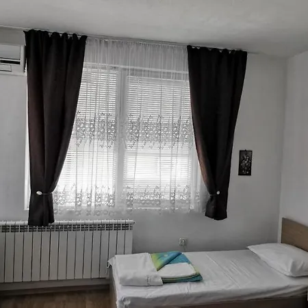 къща за гости The Sunny Corner Гостьовий будинок *